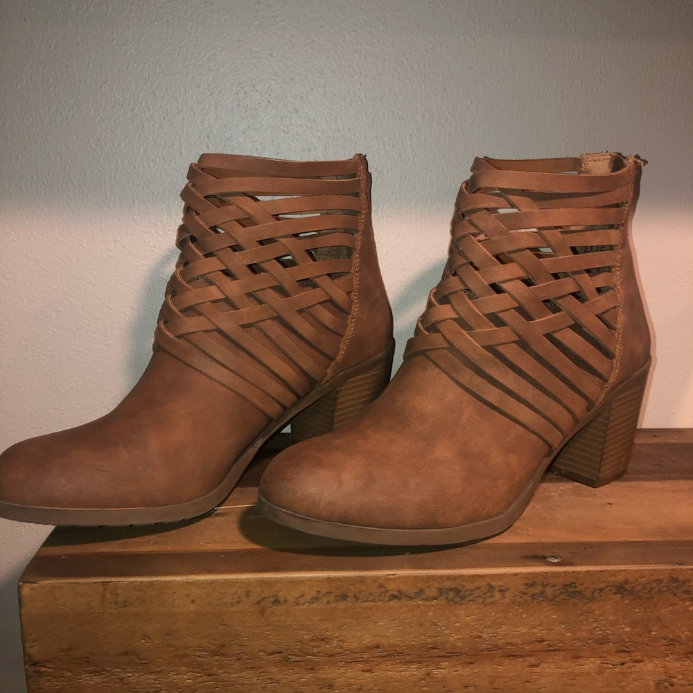 Arizona Jean Olympia Women’s Brown Booties